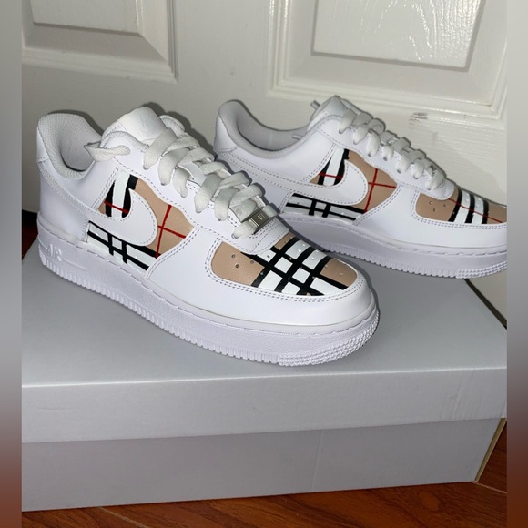 Custom Burberry Nike shoes - Picture 2 of 4